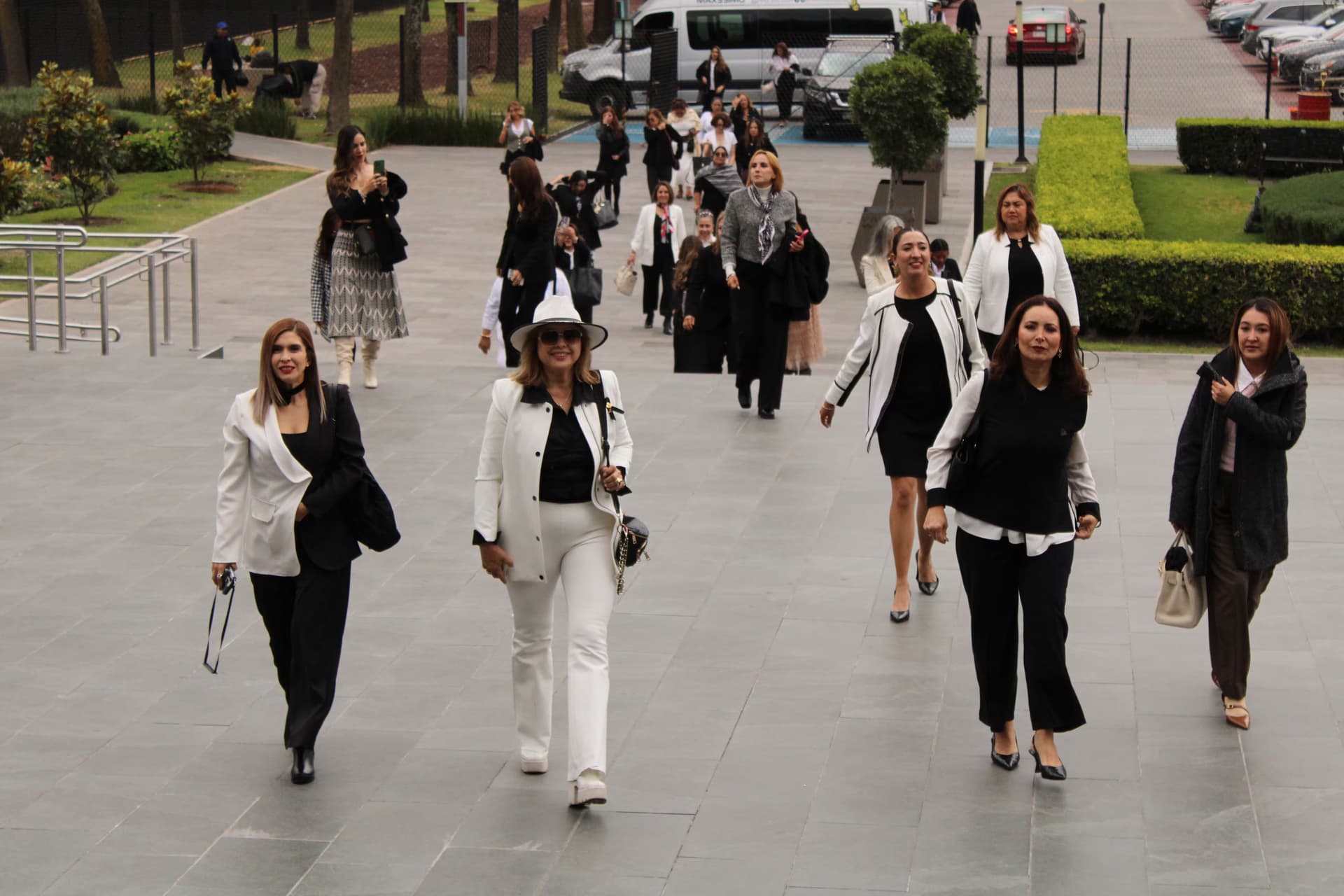 Invitados disfrutando del evento